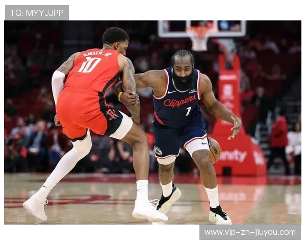 快船临战部署:防守反击与外线拉扯并行成为战术主轴 快船临战部署:防守反击与外线拉扯并行成为战术主轴